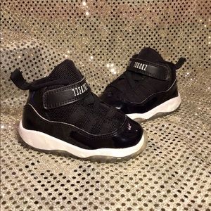 Jordan Retro 11 “Space Jam”